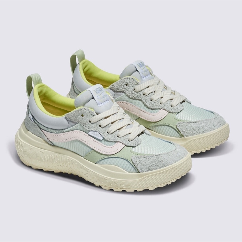 Vans Women's Sneakers in Light Green and Cream